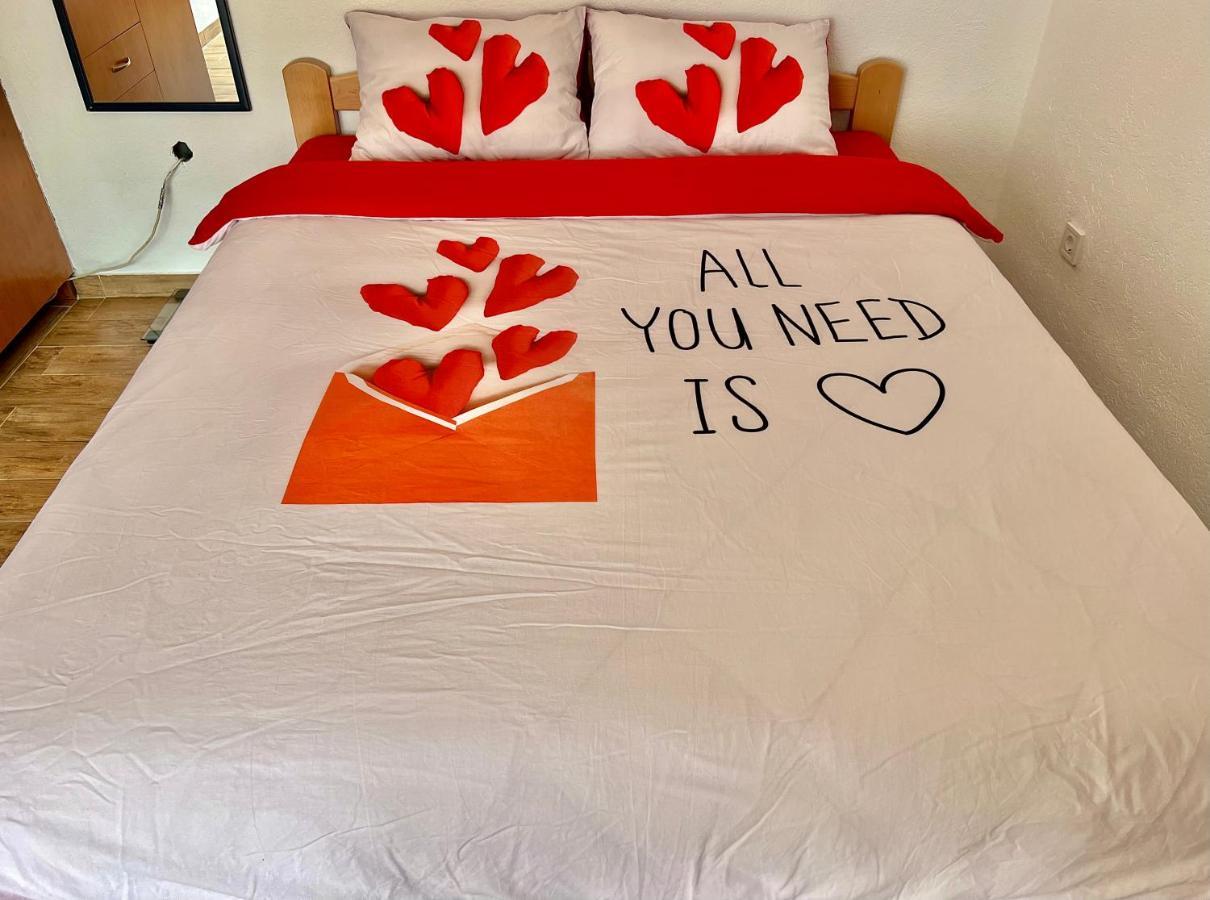Homestay Mark - Double Bed Room - Shared Bathroom And Kitchen Μπούντβα Εξωτερικό φωτογραφία